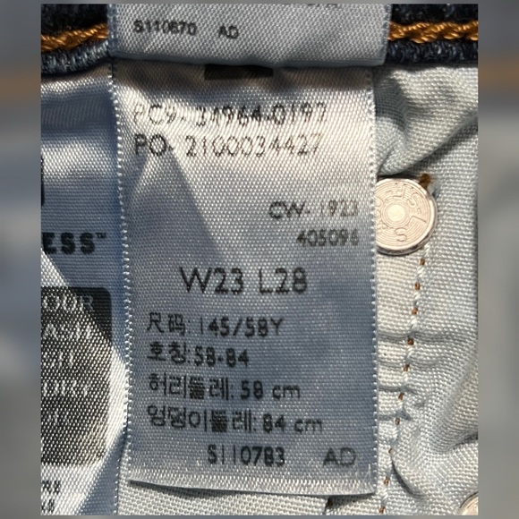 Levis Wedgie Straight Fit Women’s Jeans Unstoppable Wear Color Size 23x28 - Picture 11 of 11